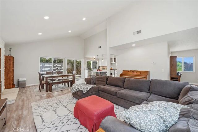 273 E Blue Mountain, Claremont, CA 91711