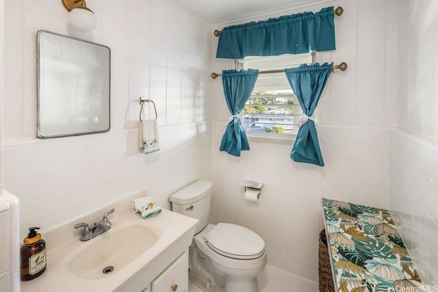 1834 St Louis Drive, Honolulu, HI 96816