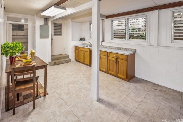 1834 St Louis Drive, Honolulu, HI 96816