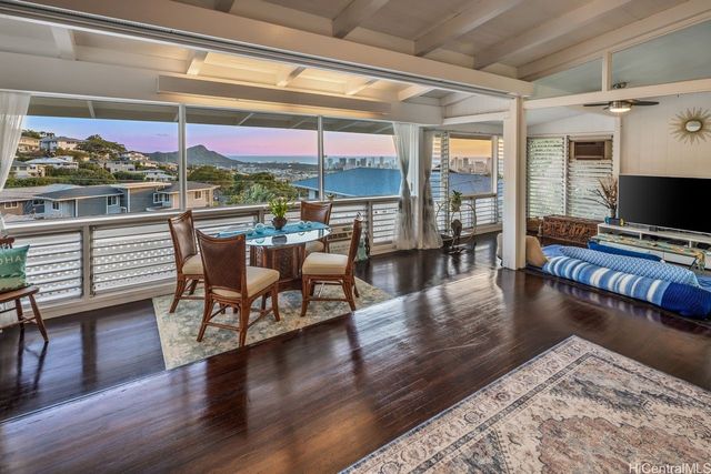 1834 St Louis Drive, Honolulu, HI 96816