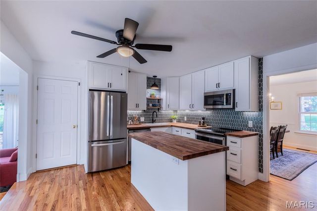 1481 Royal Springs Drive, St Louis, MO 63122