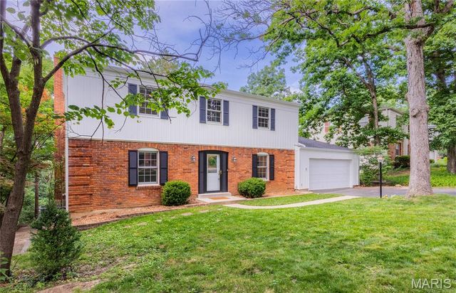 1481 Royal Springs Drive, St Louis, MO 63122