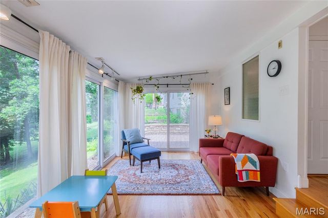 1481 Royal Springs Drive, St Louis, MO 63122