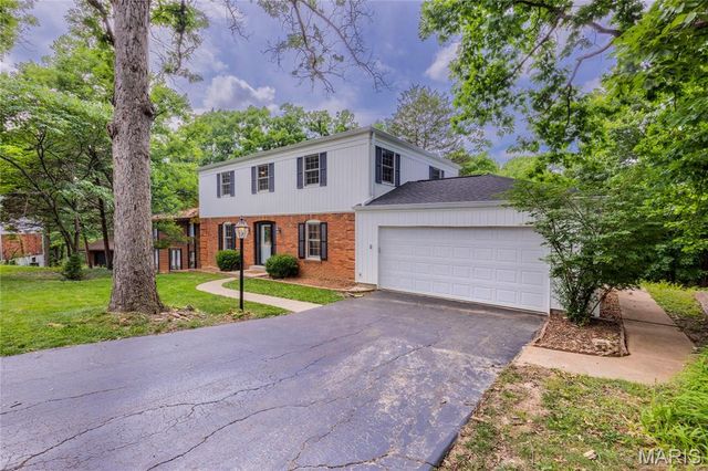 1481 Royal Springs Drive, St Louis, MO 63122