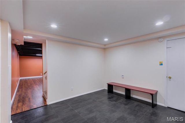 1481 Royal Springs Drive, St Louis, MO 63122
