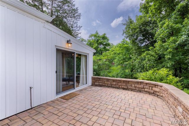 1481 Royal Springs Drive, St Louis, MO 63122