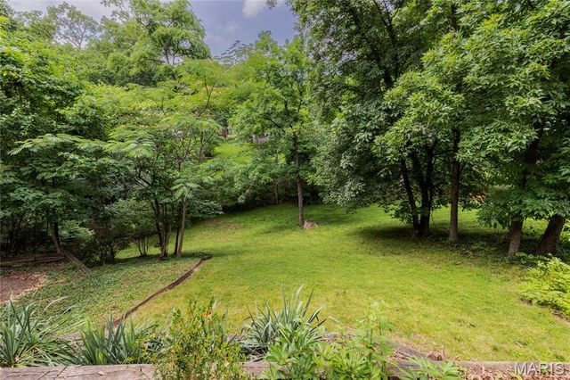 1481 Royal Springs Drive, St Louis, MO 63122