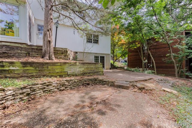 1481 Royal Springs Drive, St Louis, MO 63122