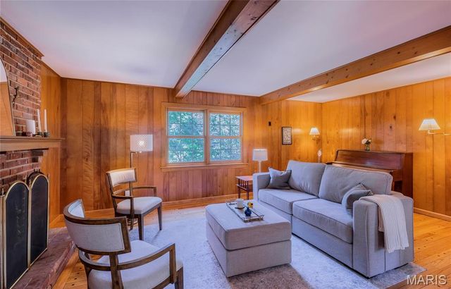 1481 Royal Springs Drive, St Louis, MO 63122