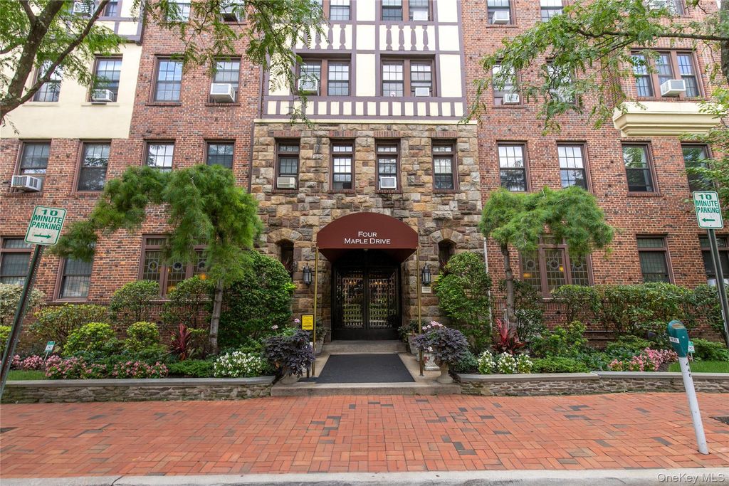 4 Maple Drive 6-I, Great Neck, NY 11021 — exterior