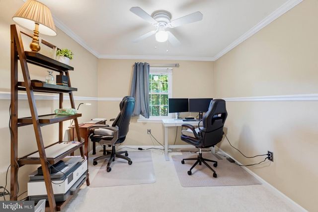 10116 CHESTNUT WOOD LN, Burke, VA 22015