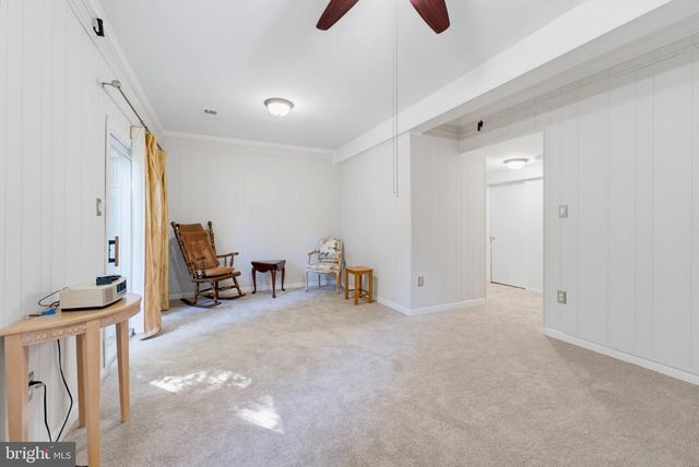 10116 CHESTNUT WOOD LN, Burke, VA 22015