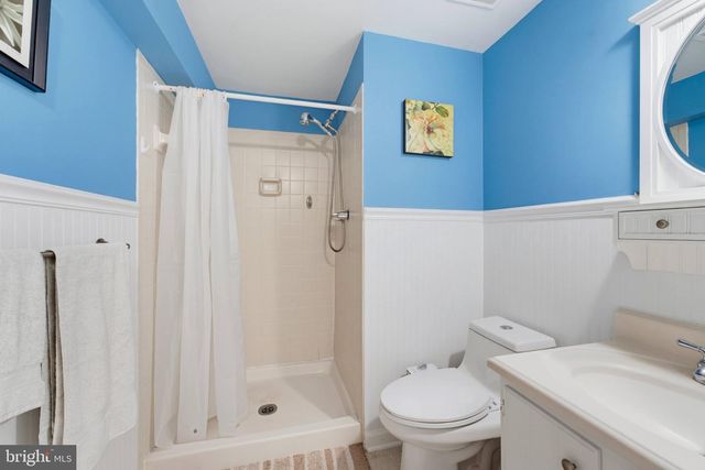 10116 CHESTNUT WOOD LN, Burke, VA 22015