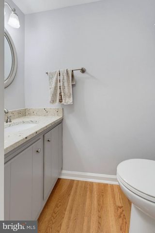 10116 CHESTNUT WOOD LN, Burke, VA 22015