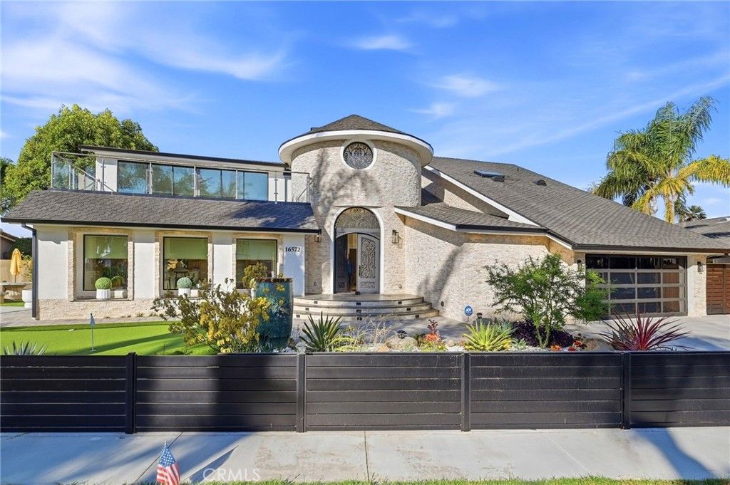 16572 Carousel, Huntington Beach, CA 92649 — exterior