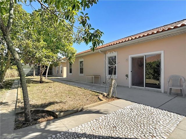 11258 San Sebastian LN, Bonita Springs, FL 34135