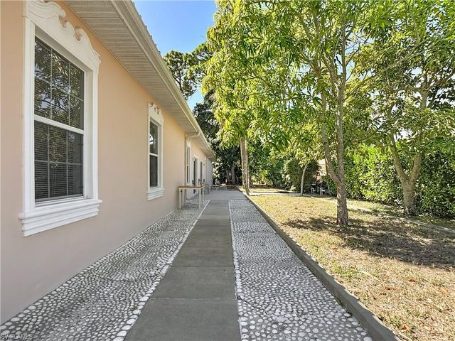 11258 San Sebastian LN, Bonita Springs, FL 34135