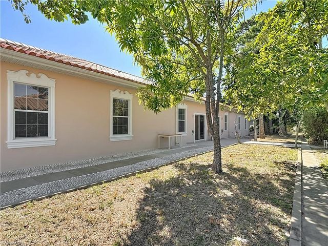 11258 San Sebastian LN, Bonita Springs, FL 34135