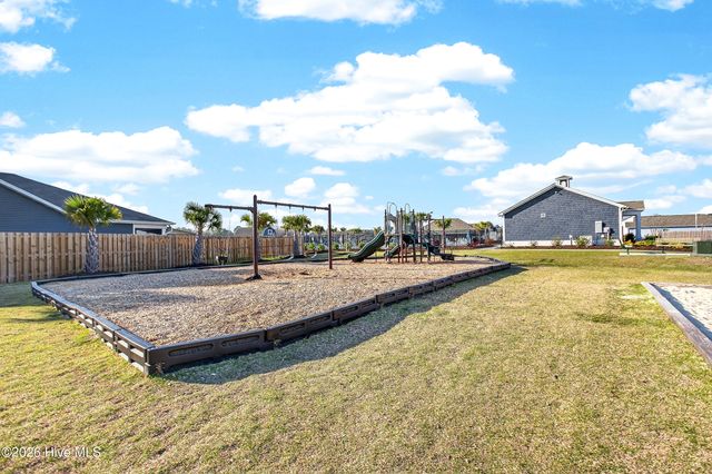 102 Swingbridge Trail, Surf City, NC 28445