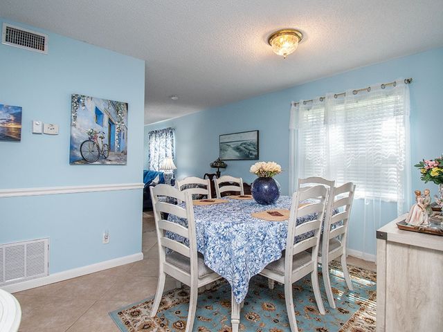 17 Vista Palm Lane 101, Vero Beach, FL 32962