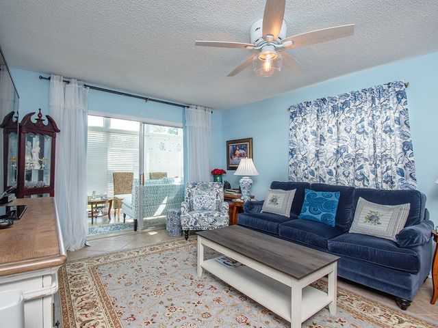 17 Vista Palm Lane 101, Vero Beach, FL 32962