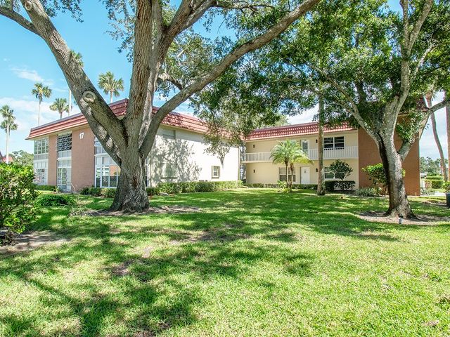 17 Vista Palm Lane 101, Vero Beach, FL 32962