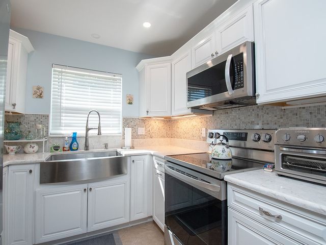 17 Vista Palm Lane 101, Vero Beach, FL 32962