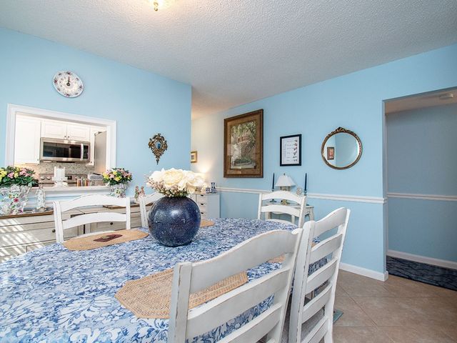 17 Vista Palm Lane 101, Vero Beach, FL 32962