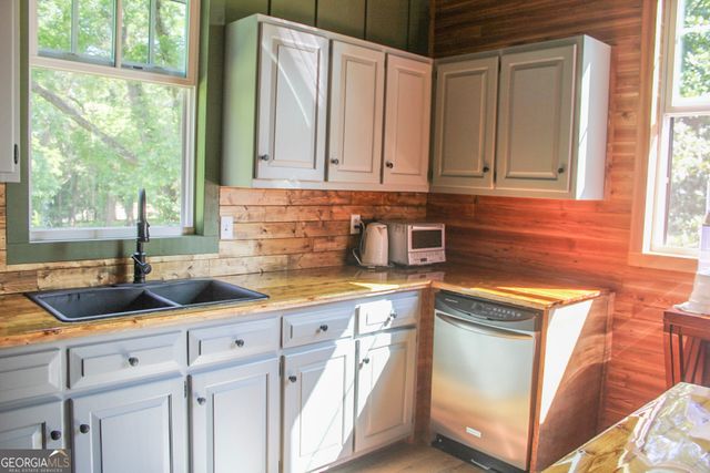 1048 Whites Mill Road, Valley, AL 36854