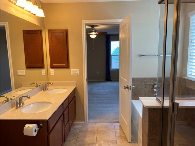 1729 Arial DR, Austin, TX 78753