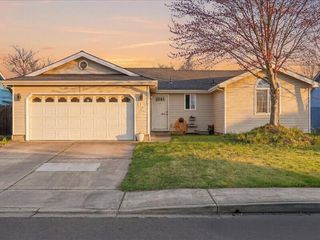 8022 Thunderhead Avenue, White City, OR 97503