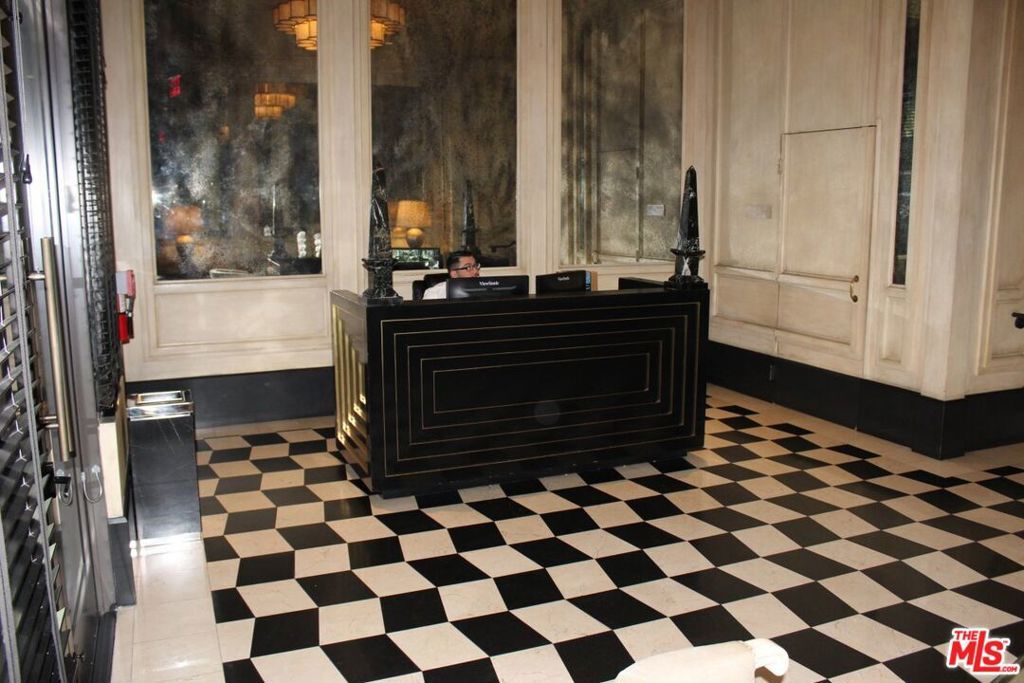 Image 11 of property listing at 1645 Vine Street 303, Los Angeles, CA 90028
