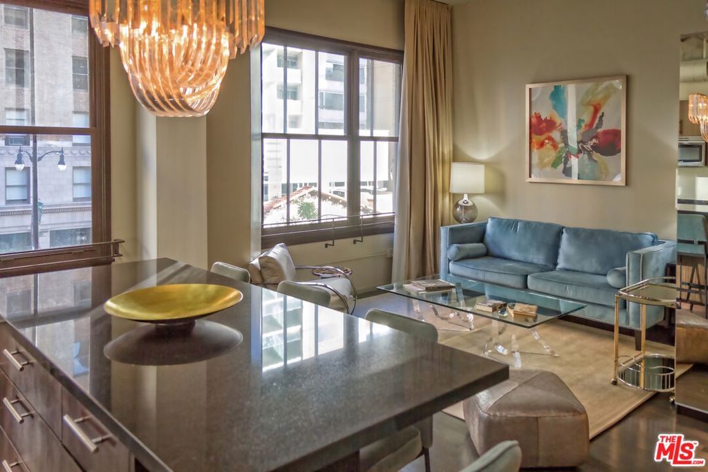 Image 6 of property listing at 1645 Vine Street 303, Los Angeles, CA 90028