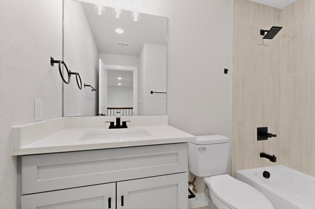 6810 Windward View Drive, Rowlett, TX 75088