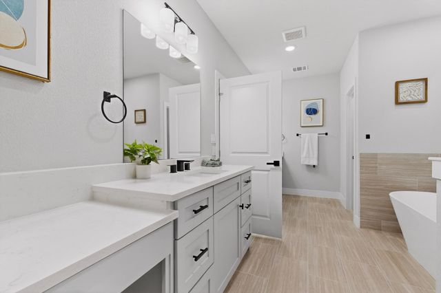 6810 Windward View Drive, Rowlett, TX 75088