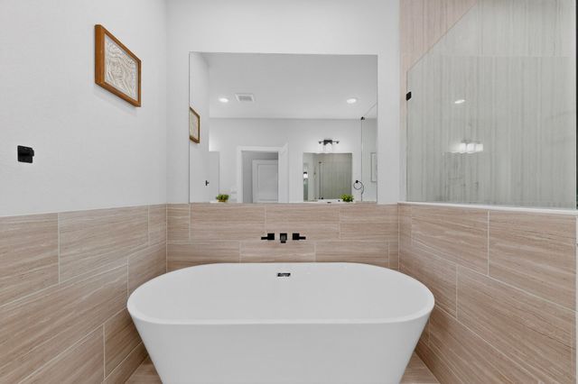 6810 Windward View Drive, Rowlett, TX 75088