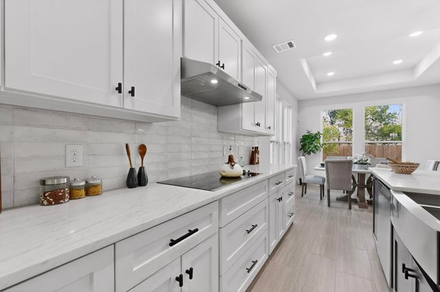 6810 Windward View Drive, Rowlett, TX 75088