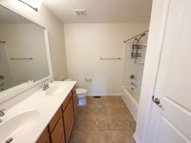 10073 Wintercreeper Court, Plain City, OH 43064