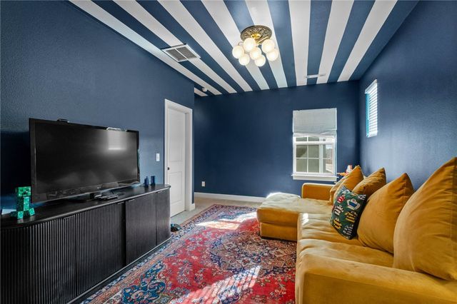 202 Torrance Drive, Cave Springs, AR 72718