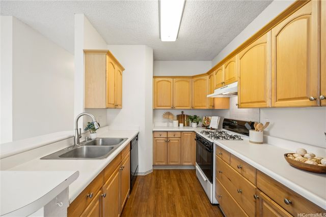 94-1255 Lumikula Street 6A, Waipahu, HI 96797