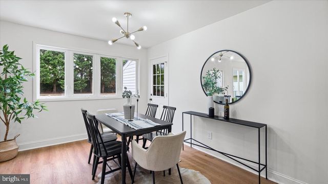 7956 OAKWOOD RD, Glen Burnie, MD 21061