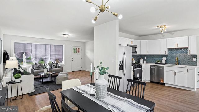 7956 OAKWOOD RD, Glen Burnie, MD 21061