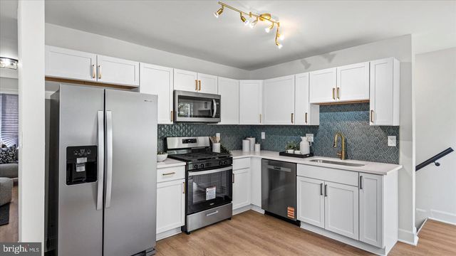 7956 OAKWOOD RD, Glen Burnie, MD 21061