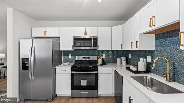 7956 OAKWOOD RD, Glen Burnie, MD 21061