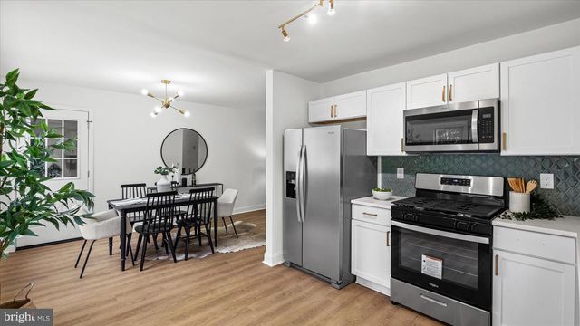 7956 OAKWOOD RD, Glen Burnie, MD 21061