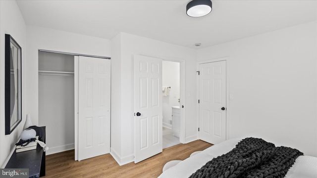 7956 OAKWOOD RD, Glen Burnie, MD 21061