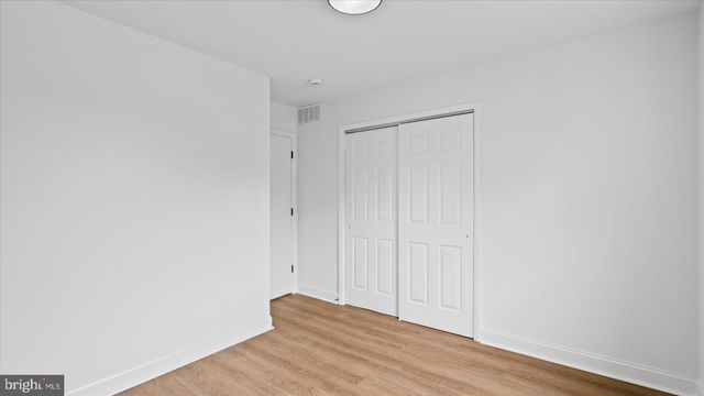 7956 OAKWOOD RD, Glen Burnie, MD 21061