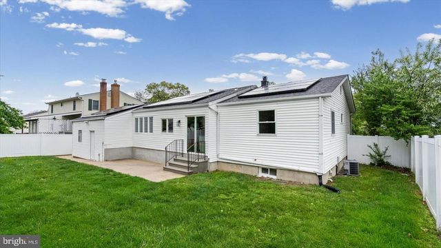 7956 OAKWOOD RD, Glen Burnie, MD 21061