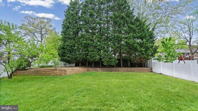 7956 OAKWOOD RD, Glen Burnie, MD 21061