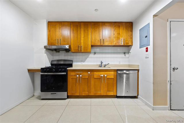 10607 Northern Boulevard 5B, Corona, NY 11368